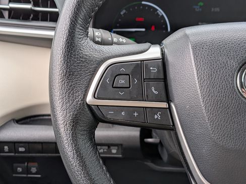 Certified 2024 Toyota Sienna XLE image 36