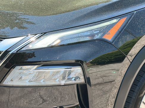 Certified 2021 Nissan Rogue SV AWD/4WD image 4