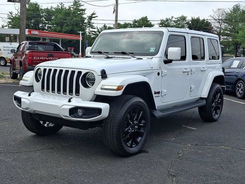 Used 2022 Jeep Wrangler Unlimited Sahara AWD/4WD image 6