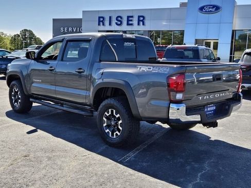 Used 2018 Toyota Tacoma TRD Off-Road image 5