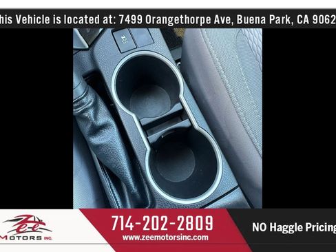 Used 2015 Toyota Corolla LE FWD image 34