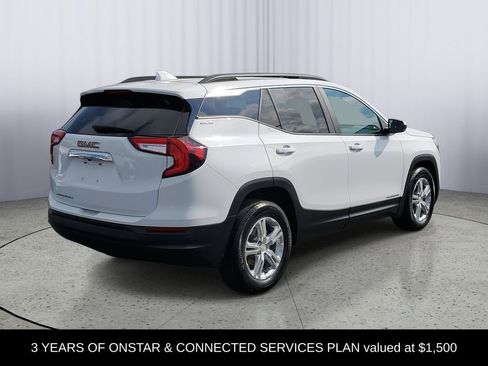 Used 2022 GMC Terrain SLE w/ Driver Convenience Package image 3
