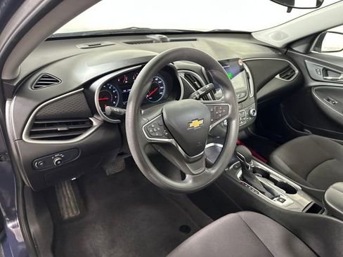 Used 2025 Chevrolet Malibu LT image 13