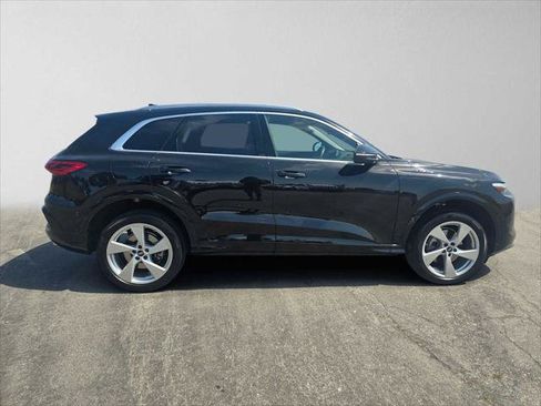 Used 2025 Audi Q5 Premium Plus w/ Premium Plus AWD/4WD image 2