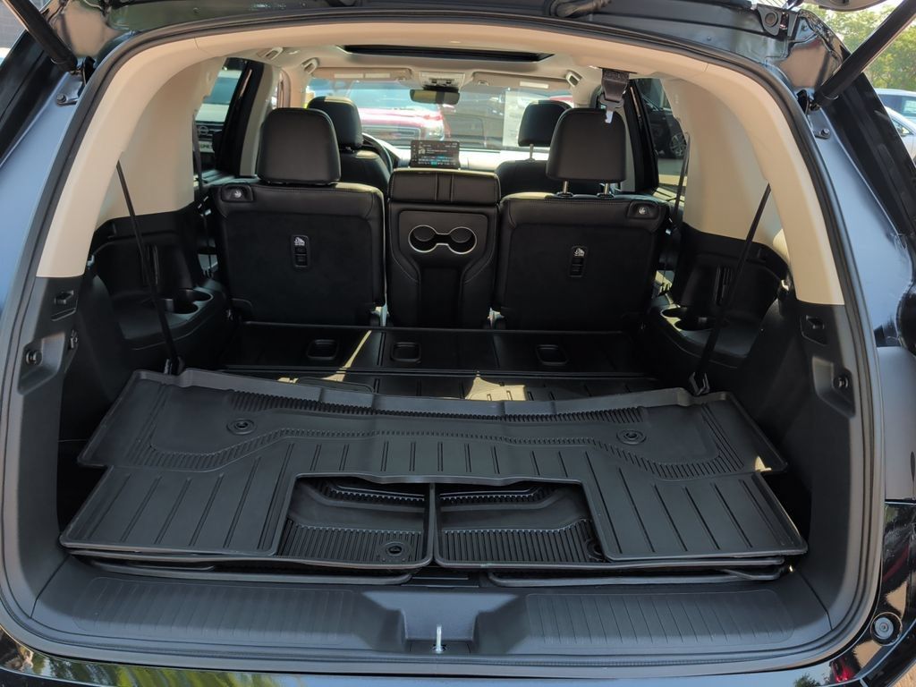 Used 2025 Honda Pilot Touring image 21