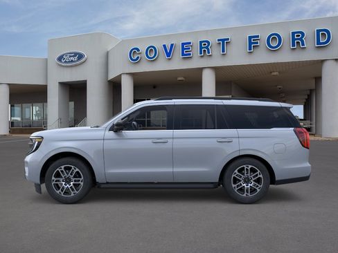 New 2026 Ford Expedition Active RWD image 3