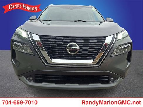 Used 2021 Nissan Rogue SL image 2