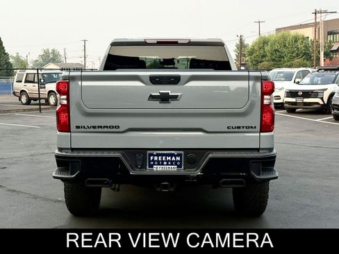 Used 2024 Chevrolet Silverado 1500 Custom Trail Boss w/ Dark Appearance Package AWD/4WD image 9