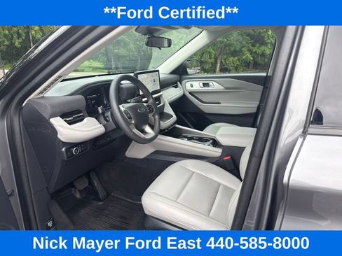 Used 2025 Ford Explorer Active w/ Active Comfort Package AWD/4WD image 13