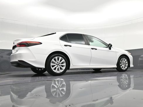 Used 2019 Toyota Camry LE FWD image 28