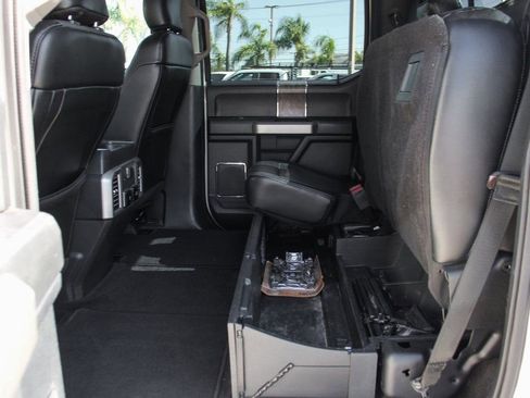 Used 2017 Ford F250 Lariat w/ Chrome Package image 33