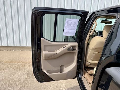 Used 2018 Nissan Frontier SV w/ Value Truck Package AWD/4WD image 15
