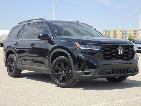Certified 2025 Honda Pilot Black Edition image 2