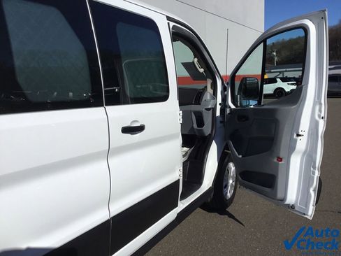 Used 2019 Ford Transit 250 130 Low Roof image 31