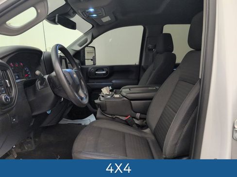 Used 2024 Chevrolet Silverado 2500 Custom w/ Custom Value Package AWD/4WD image 4