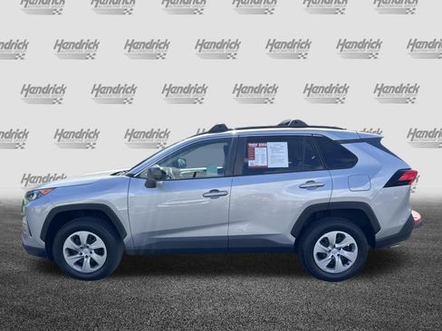 Used 2019 Toyota RAV4 LE w/ Carpet Mat Package FWD image 7