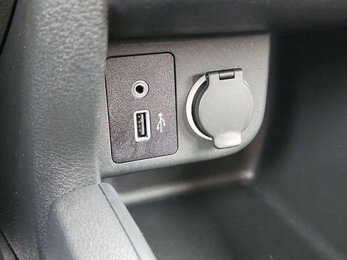 Certified 2025 Nissan Kicks Play S FWD image 23