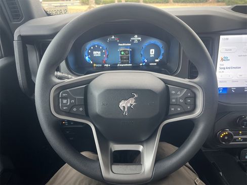 New 2025 Ford Bronco 4-Door image 10