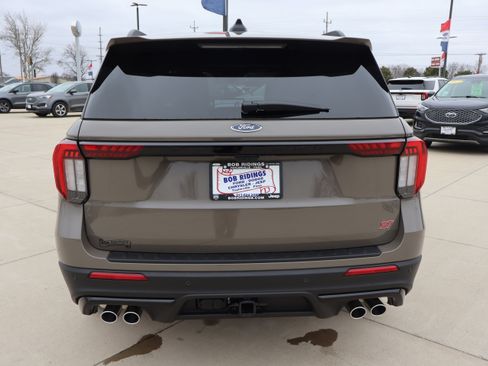 New 2026 Ford Explorer ST w/ Sun And Sound Package image 6
