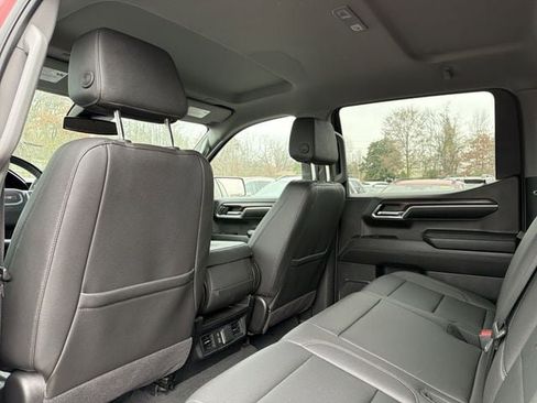 Used 2024 GMC Sierra 1500 SLT w/ X31 Off-Road Package AWD/4WD image 10