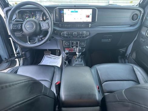 Used 2025 Jeep Wrangler Unlimited Rubicon 4xe AWD/4WD image 13
