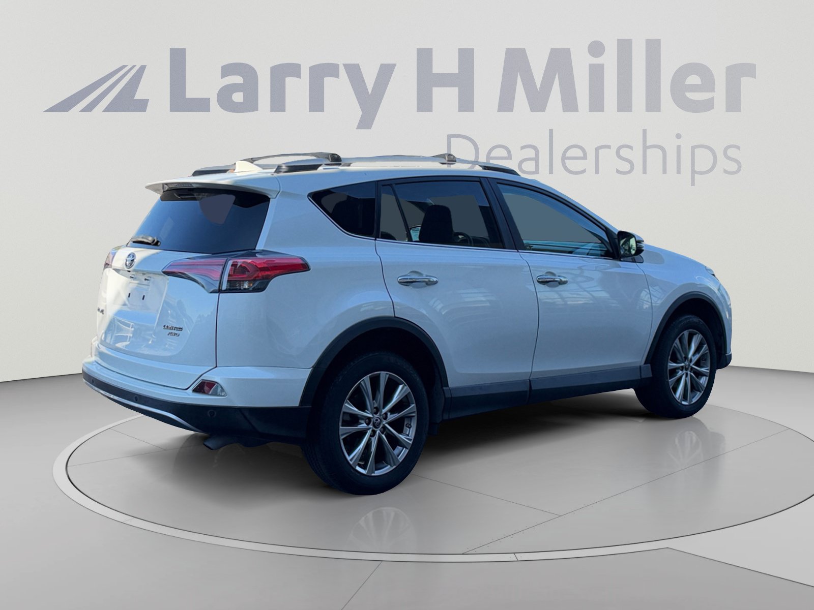 Used 2017 Toyota RAV4 Limited w/ Advanced Technology Package AWD/4WD image 5