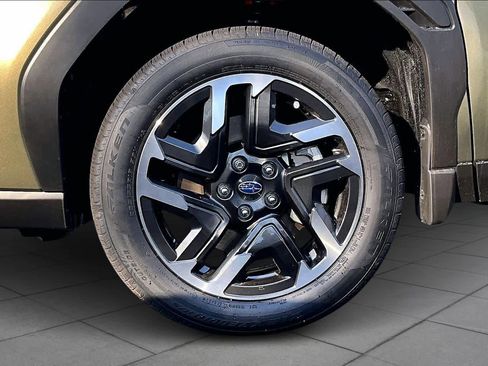 Used 2025 Subaru Forester Limited image 11