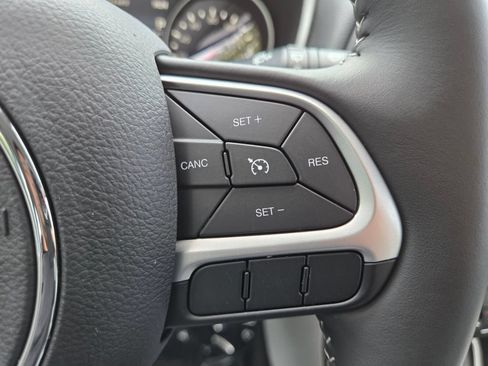 Used 2019 Jeep Compass Latitude w/ Popular Equipment Group FWD image 22