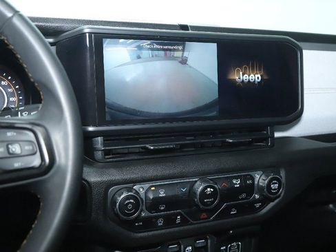 Used 2024 Jeep Wrangler Sport S image 29