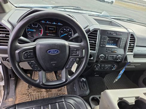 Used 2017 Ford F250 XLT image 12