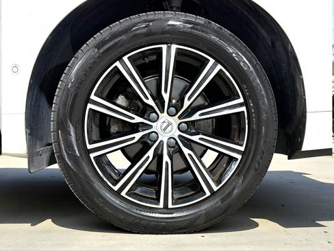 Used 2019 Volvo XC60 T5 Inscription w/ Protection Package Premier image 12