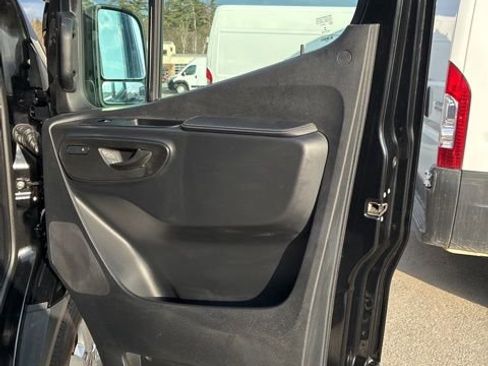 Used 2021 Mercedes-Benz Sprinter 2500 image 28
