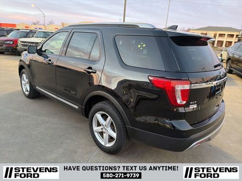 Used 2017 Ford Explorer XLT w/ Equipment Group 202A image 8