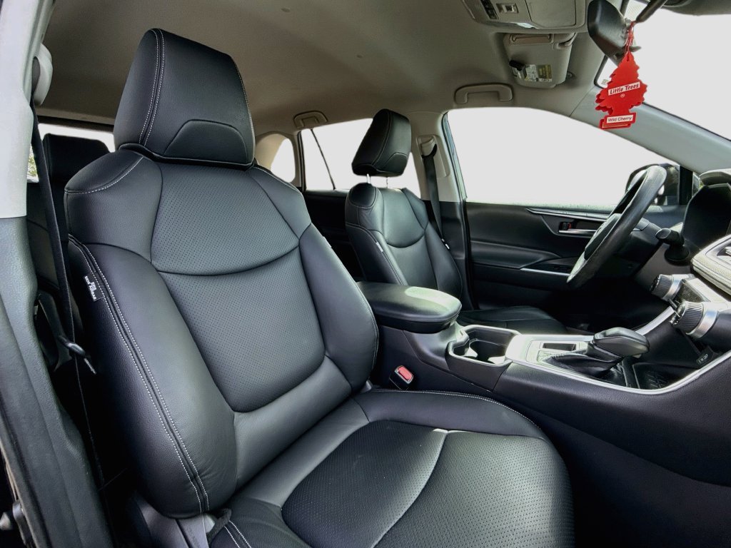 Used 2021 Toyota RAV4 XLE FWD image 33