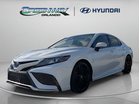 Used 2021 Toyota Camry XSE w/ Navigation Package FWD image 4