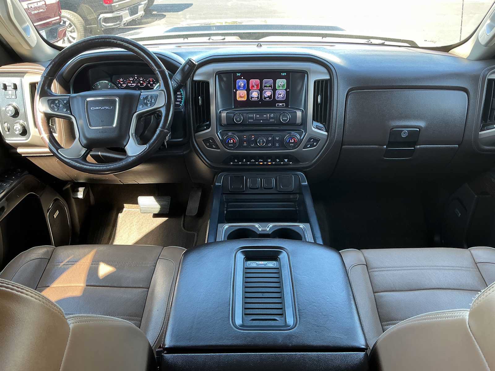 Used 2017 GMC Sierra 2500 Denali w/ Duramax Plus Package AWD/4WD image 7