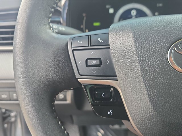 Used 2025 Toyota Camry SE w/ Convenience Package FWD image 23