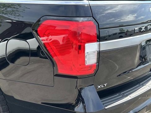 Used 2024 Ford Expedition XLT AWD/4WD image 7