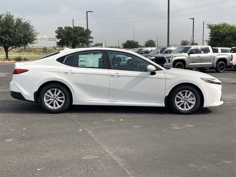 New 2026 Toyota Camry LE image 8