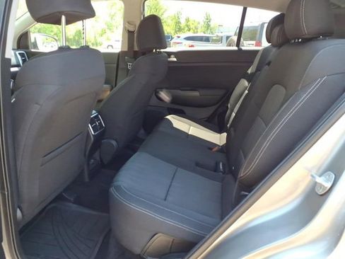 Used 2019 Kia Sportage LX AWD/4WD image 9