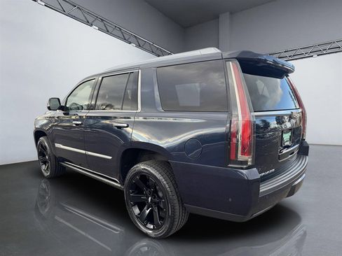 Used 2019 Cadillac Escalade Platinum image 5