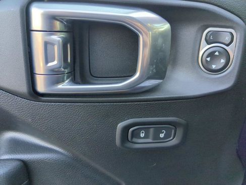 Used 2026 Jeep Wrangler Rubicon AWD/4WD image 10
