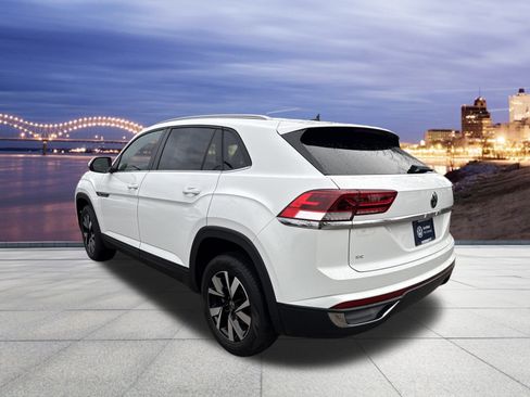 Used 2022 Volkswagen Atlas Cross Sport SE image 3