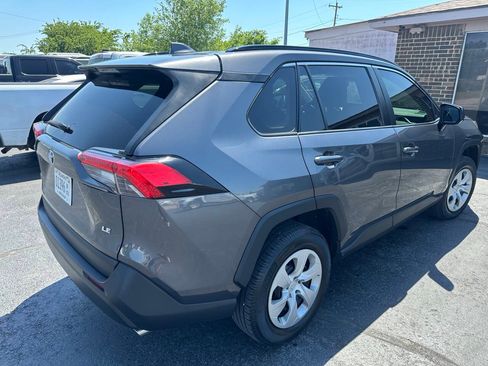 Used 2020 Toyota RAV4 LE FWD image 7