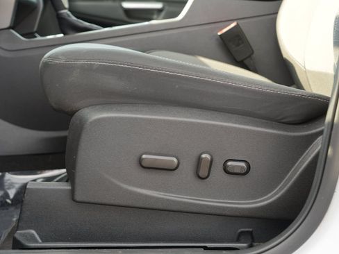 Used 2018 Ford Escape SE AWD/4WD image 15