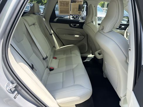Certified 2024 Volvo XC60 B5 Core w/ Protection Package Premier AWD/4WD image 33