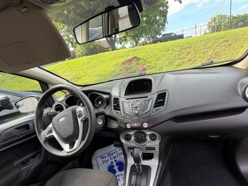 Used 2016 Ford Fiesta SE FWD image 5