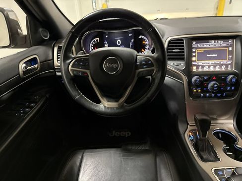Used 2017 Jeep Grand Cherokee Limited AWD/4WD image 11