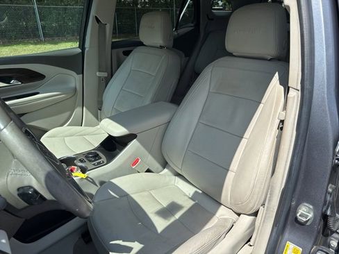 Used 2018 GMC Terrain Denali w/ Advanced Safety Package image 12