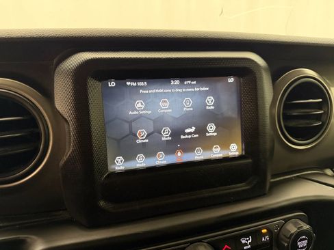 Used 2020 Jeep Gladiator Sport w/ Quick Order Package 24S AWD/4WD image 20
